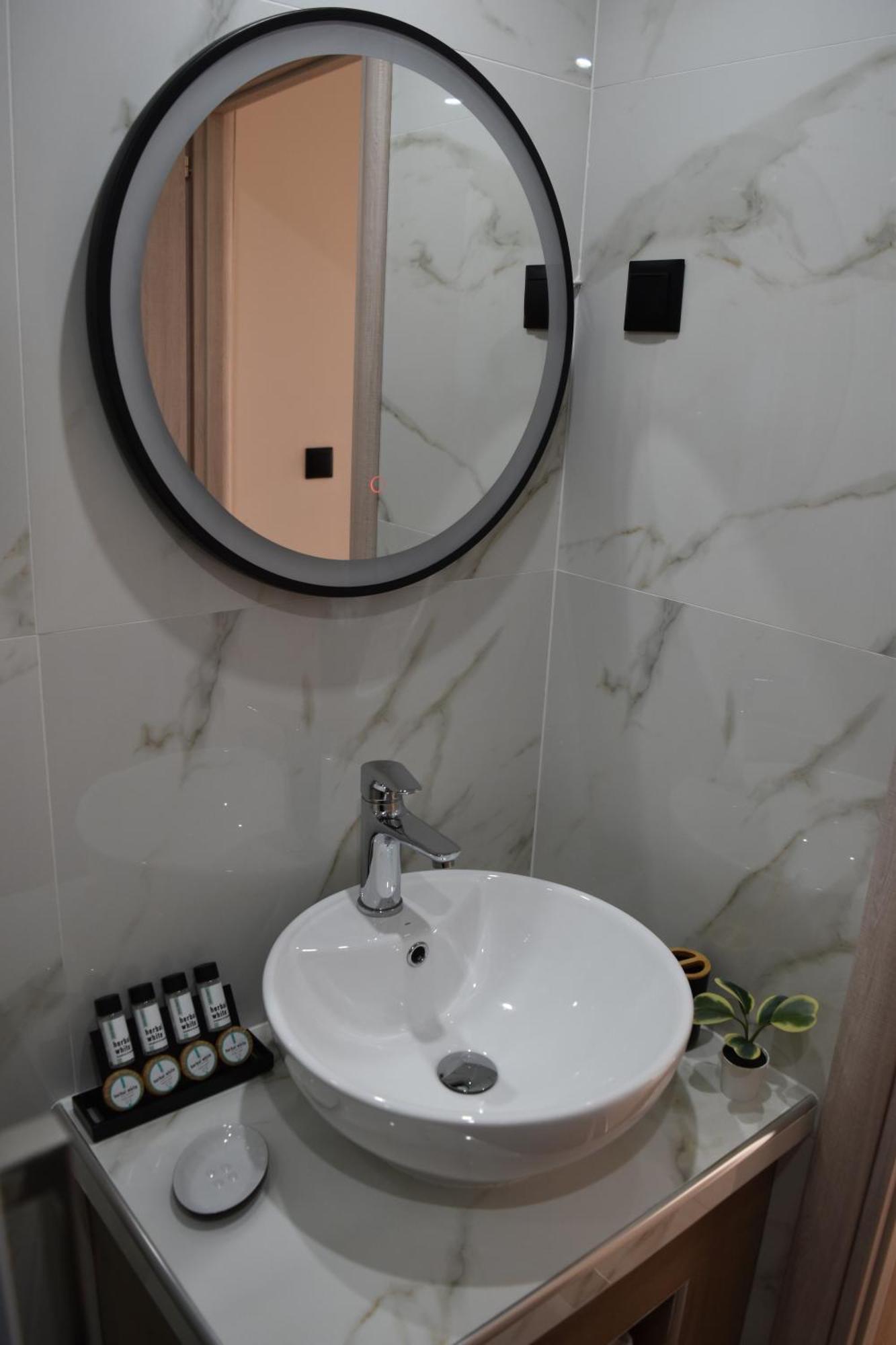 Pnoe Apartments Loutraki  Bagian luar foto
