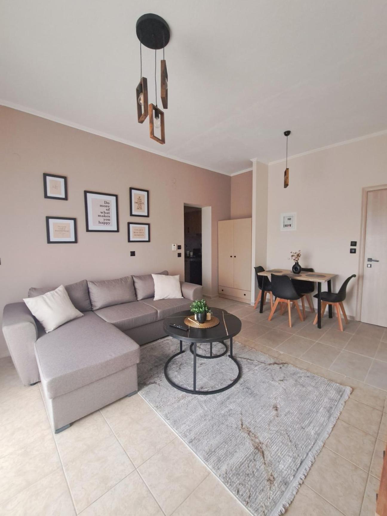Pnoe Apartments Loutraki  Bagian luar foto