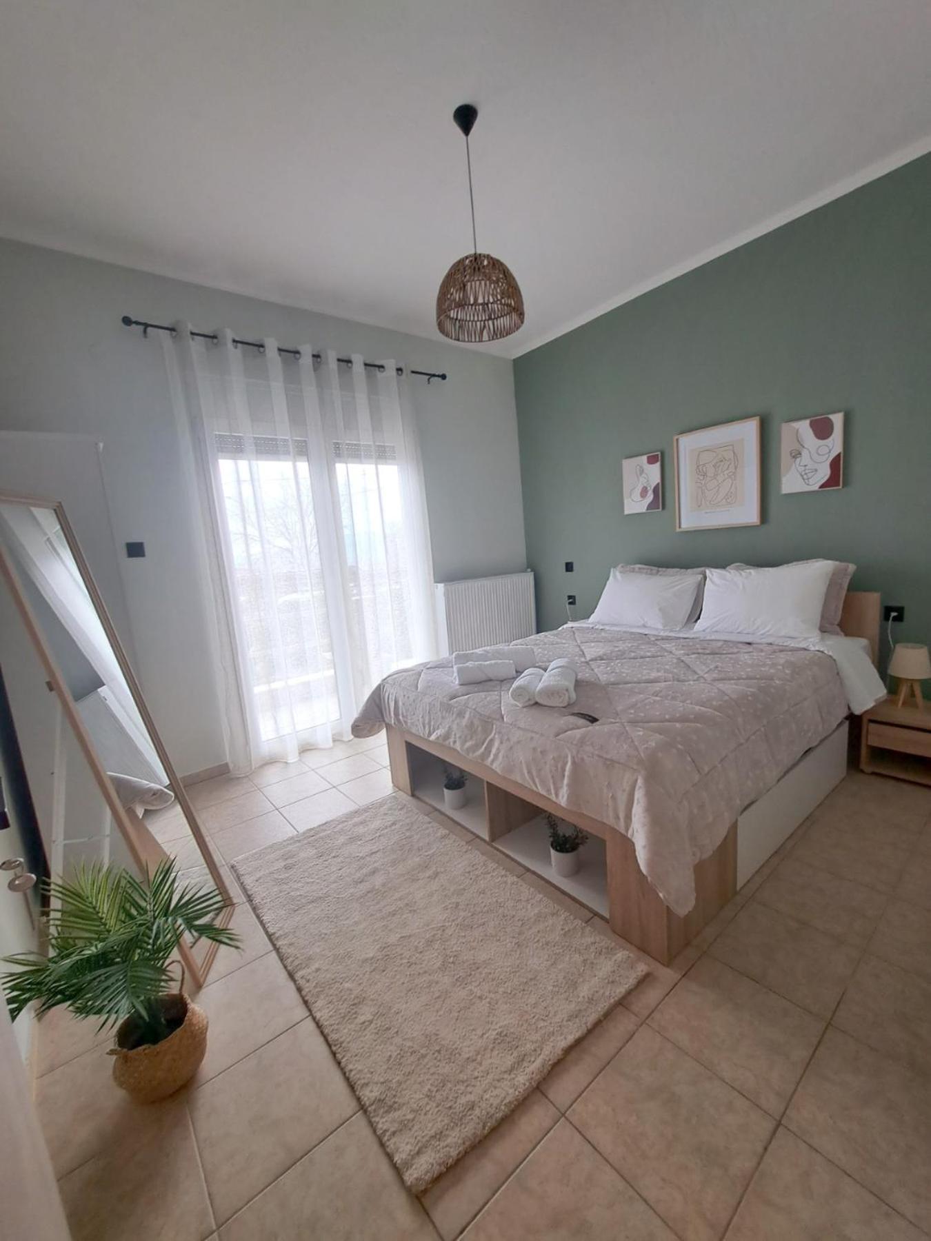 Pnoe Apartments Loutraki  Bagian luar foto