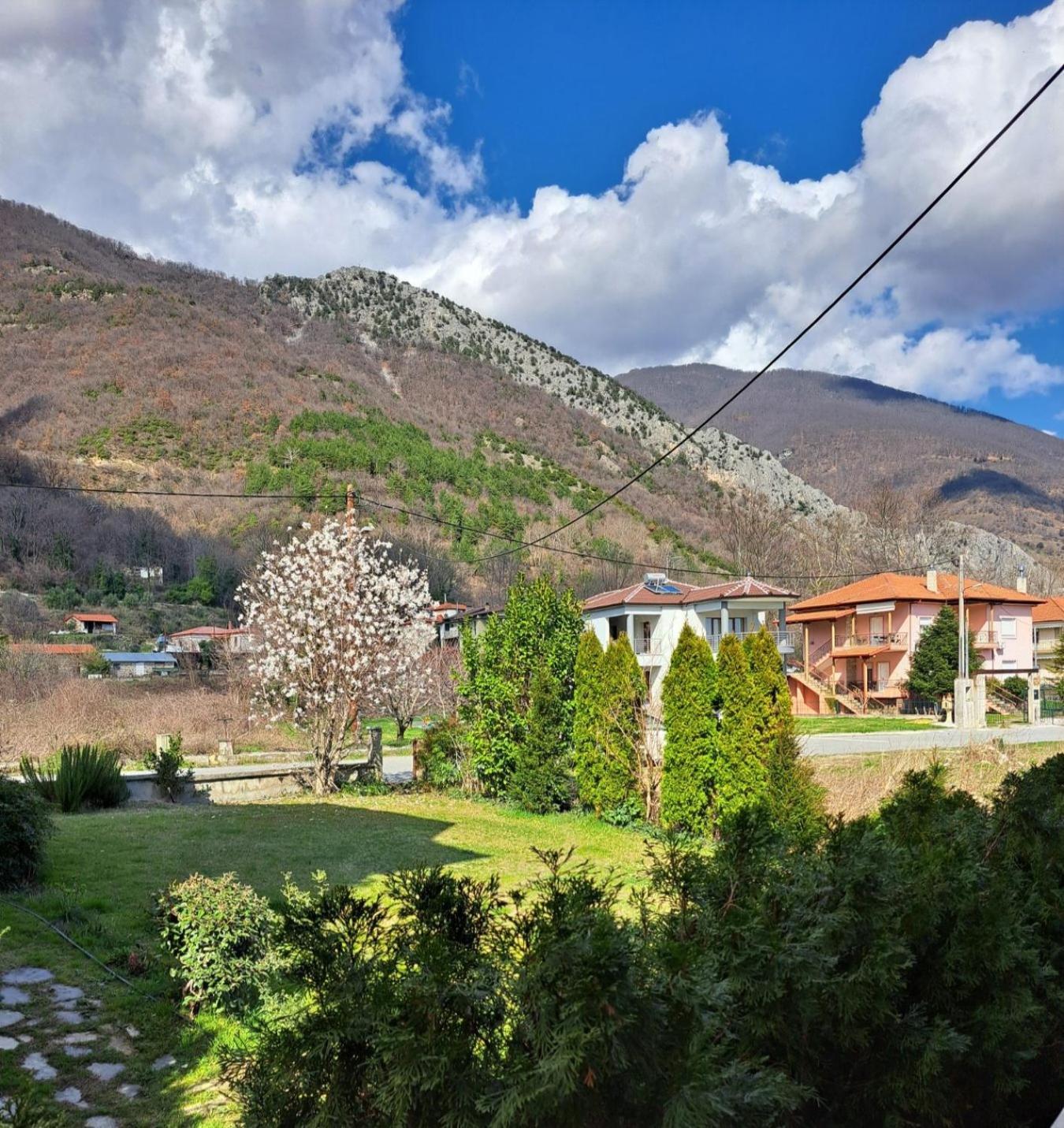 Pnoe Apartments Loutraki  Bagian luar foto