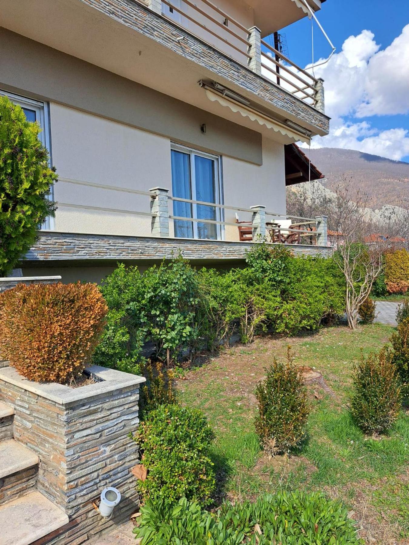 Pnoe Apartments Loutraki  Bagian luar foto