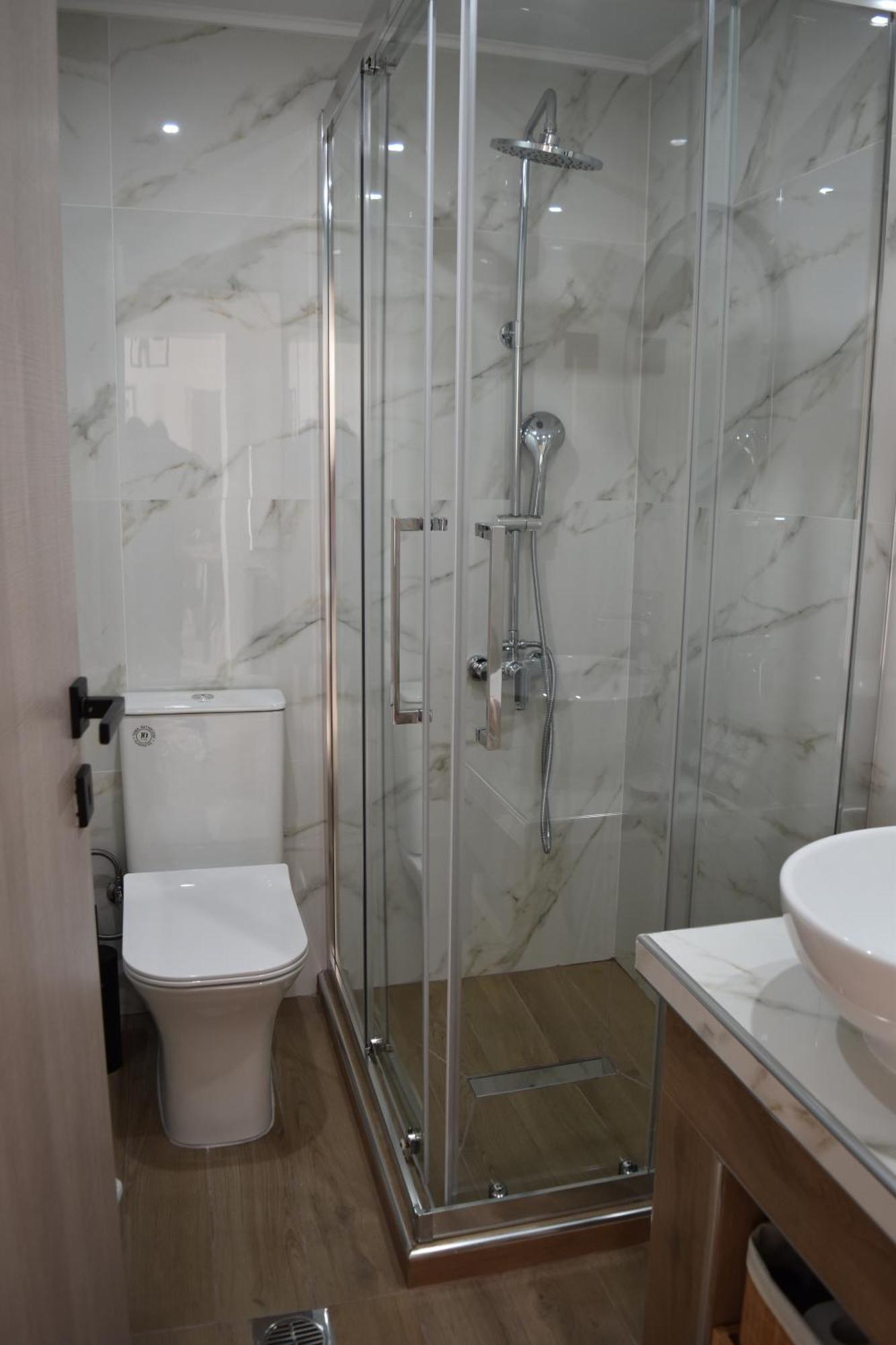 Pnoe Apartments Loutraki  Bagian luar foto