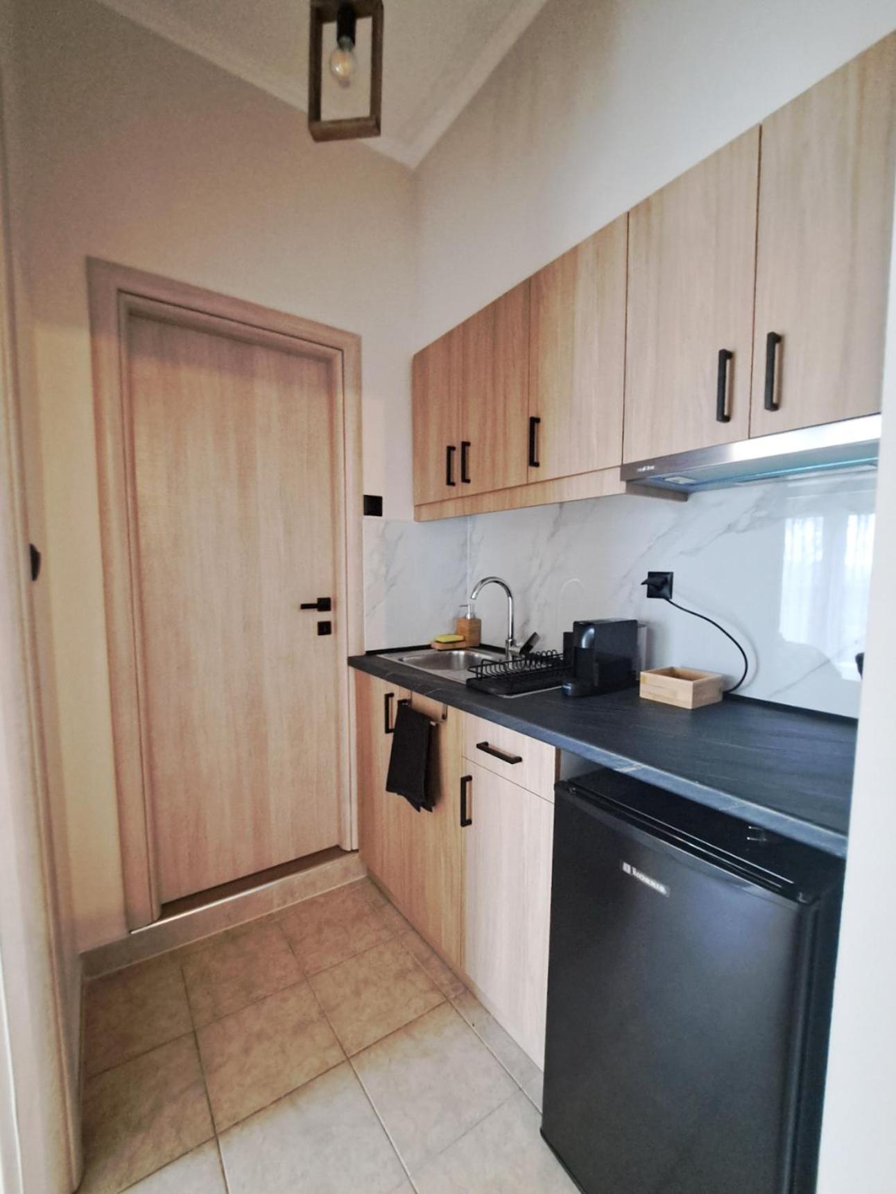 Pnoe Apartments Loutraki  Bagian luar foto