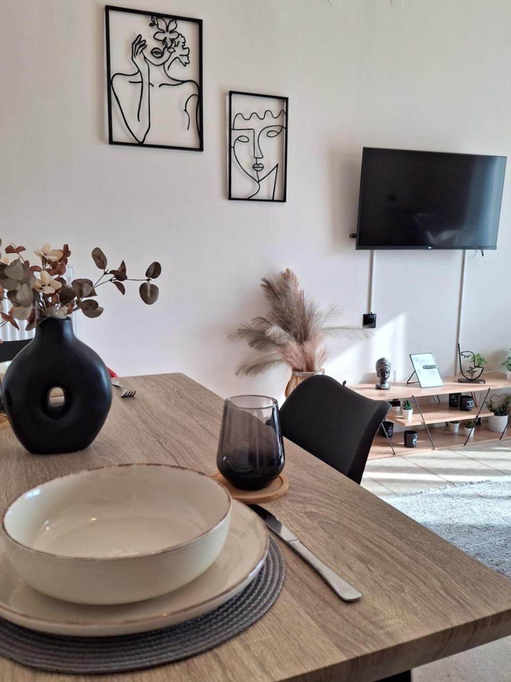 Pnoe Apartments Loutraki  Bagian luar foto